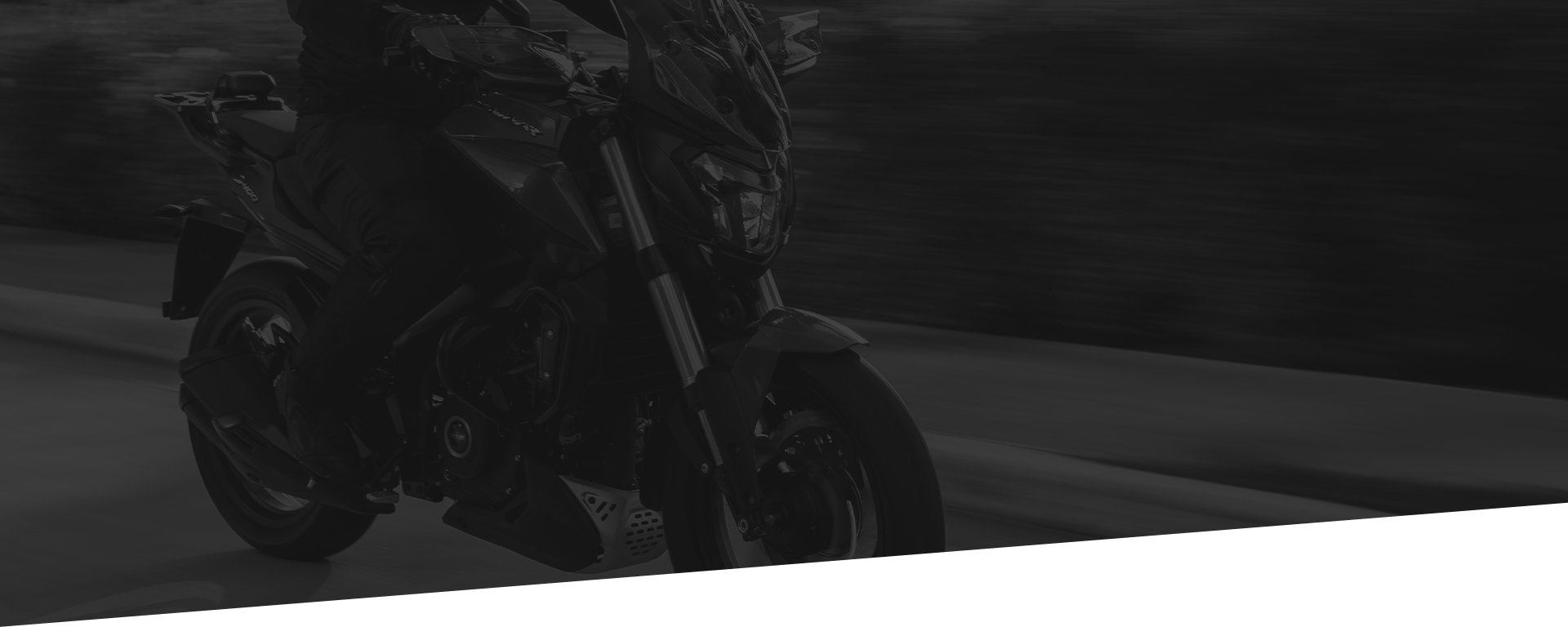 Explore o mundo do seu jeito com uma moto Bajaj